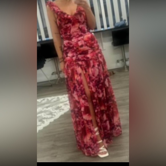 Fuchsia floral dress w/ slit - Picture 3 of 3